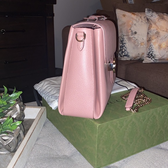 Gucci Large Interlocking Chain Leather Shoulder Bag - Picture 5 of 16